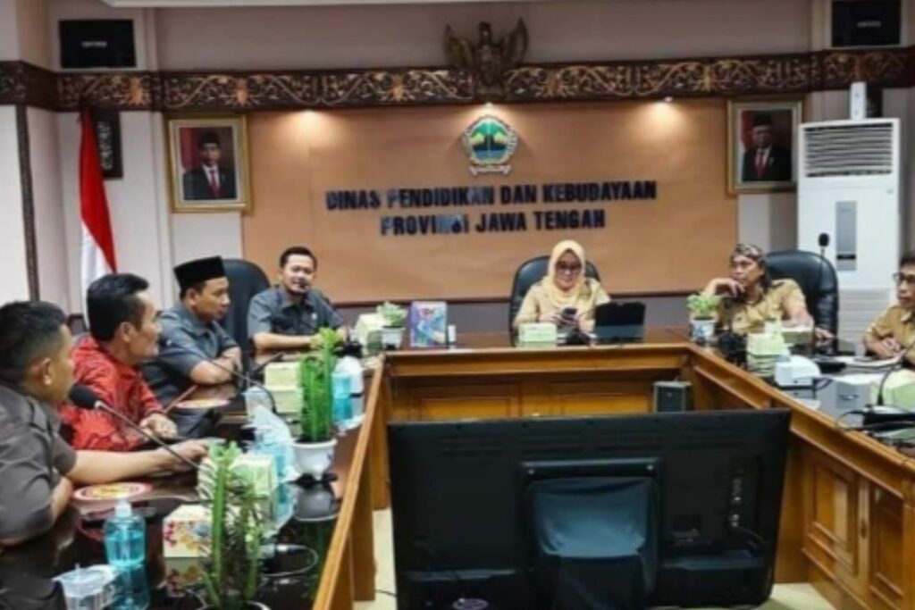 Ketua DPRD Blora Hibahkan Tanah Satu Hektar untuk Pembangunan SMA/SMK