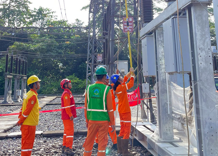 PLN Lakukan Pemeliharaan Rutin, Pastikan Listrik Handal Saat Idul Adha