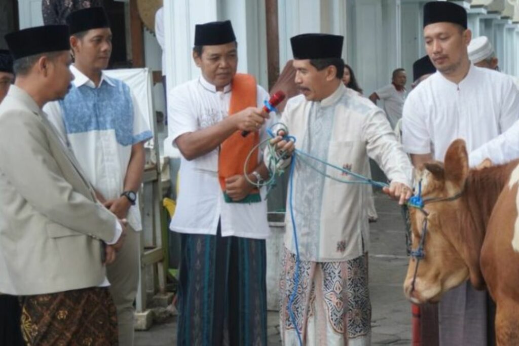 Pemkab Jepara Serahkan Tujuh Ekor Sapi untuk Kurban Iduladha 1445 H