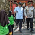 Pemkab Rembang Siapkan Rp 2 Miliar untuk Wisata Jembatan Merah Mangrove