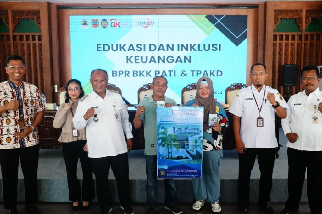 Pj Bupati Pati Buka Program Edukasi Keuangan untuk Melindungi Masyarakat dari Pinjaman Online