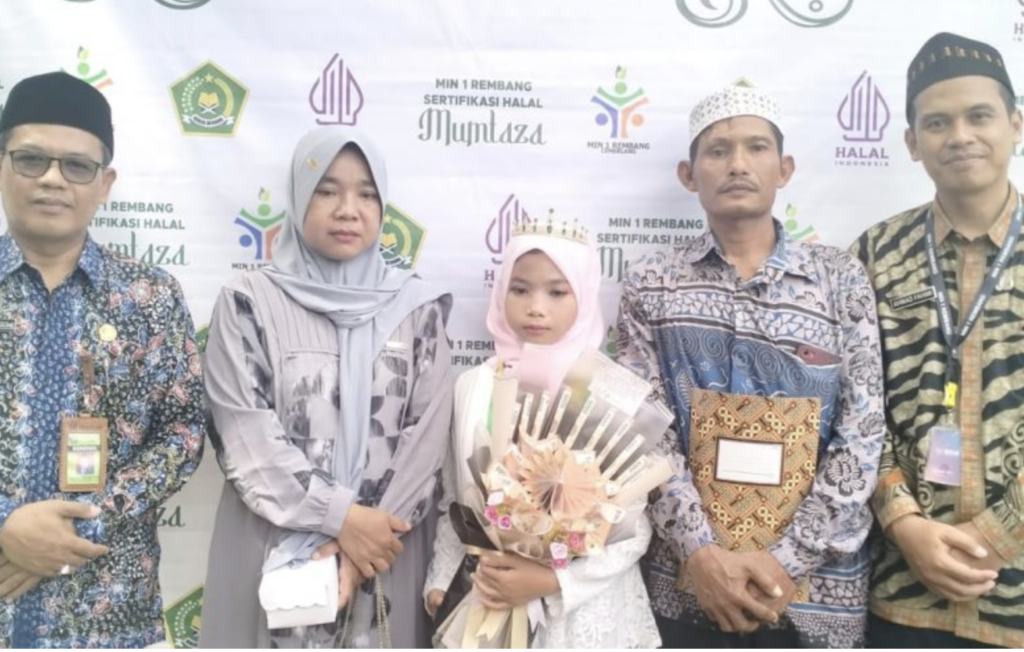 BANGGA! Siswi Kelas 6 MIN 1 Rembang Sudah Hafal 30 Juz Al-Qur’an