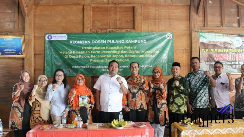 Dosen IPB Pulang Kampung, Berikan Pelatihan Digital Marketing untuk Petani Blora