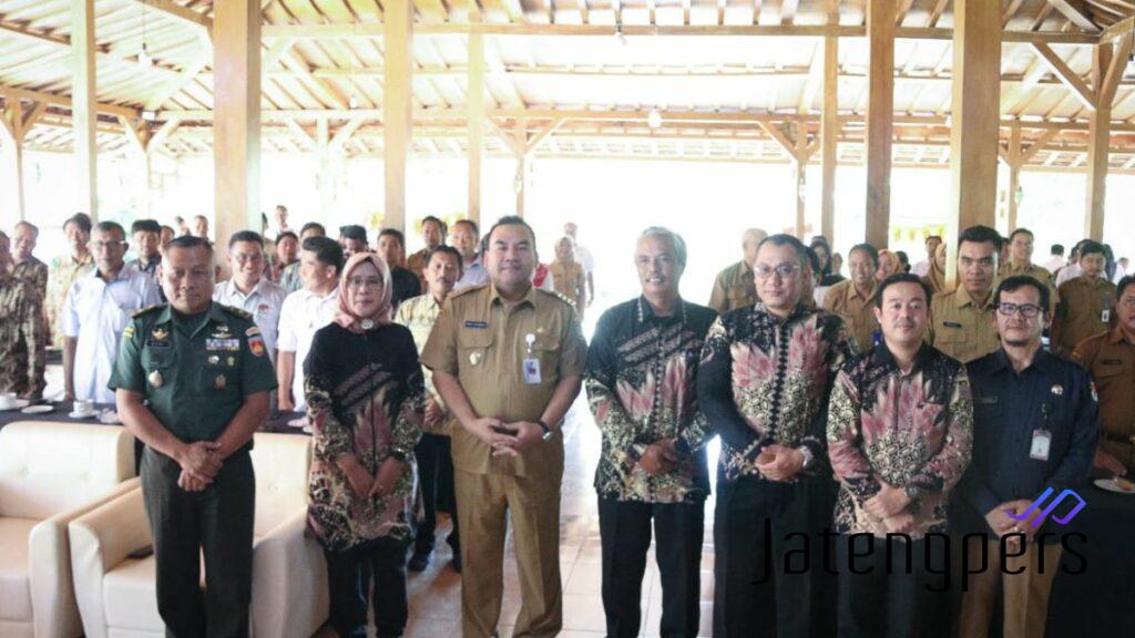 Penandatanganan Pakta Integritas PPK 16 Kecamatan Blora, Langkah Awal Menuju Pilkada Berintegritas