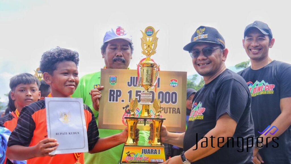 Penjabat Bupati Kudus Apresiasi Turnamen Mini Soccer U-12 di Camat Dawe Cup