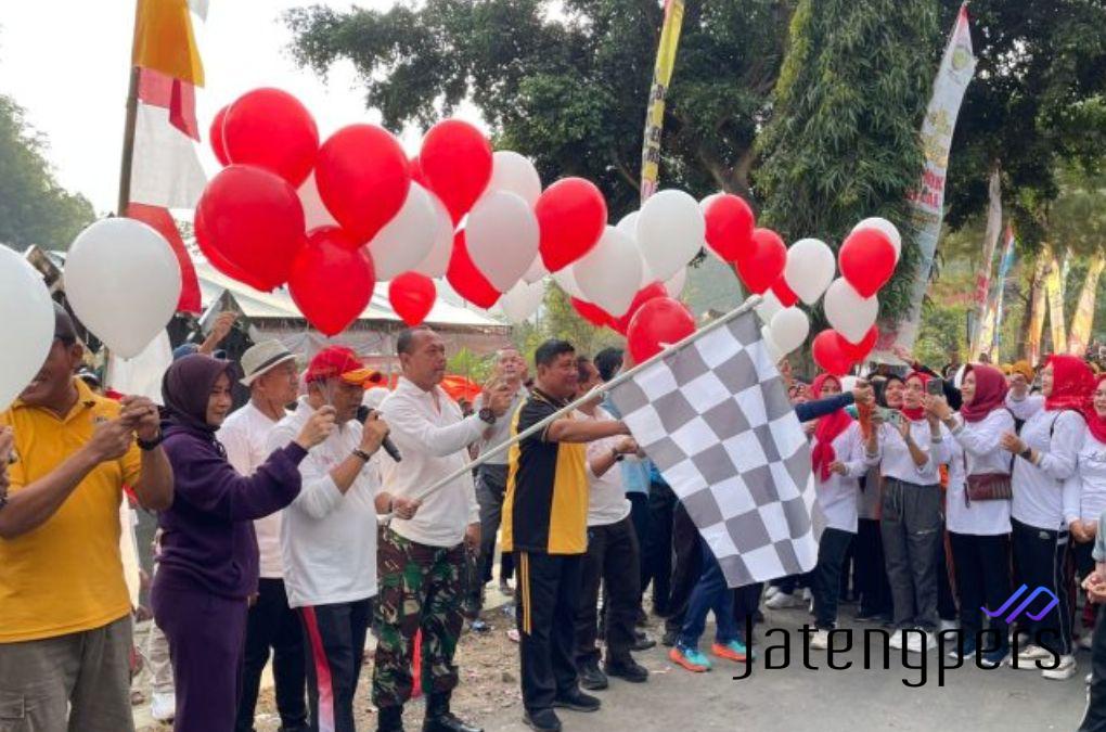 Ratusan Warga Desa Tempur Antusias Ikuti Jalan Sehat dan Senam Bersama Sosialisasi Gempur Rokok Ilegal