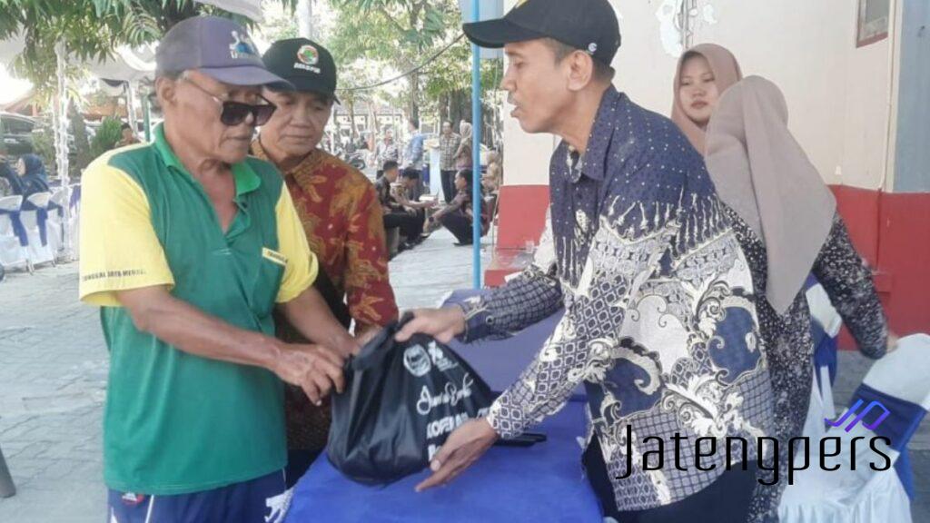 Rembang Rayakan Hari Koperasi ke-77 dengan Pembagian 400 Paket Sembako Gratis