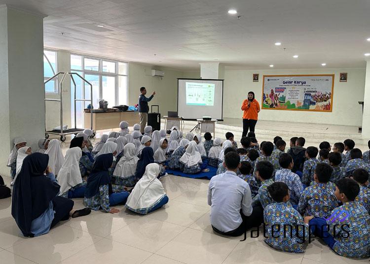 Sambut Hari Anak Nasional, PLN Edukasi Anak Bermain Layangan yang Aman