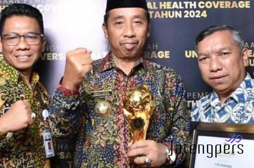 Rembang Raih Penghargaan UHC Award 2024, Cakupan JKN Capai 98,35 Persen