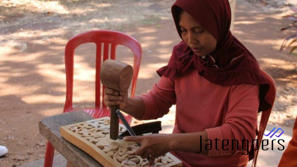 Seni Ukir Jepara Terancam Punah, Pj. Bupati Jepara Serukan Pentingnya Regenerasi Pengukir