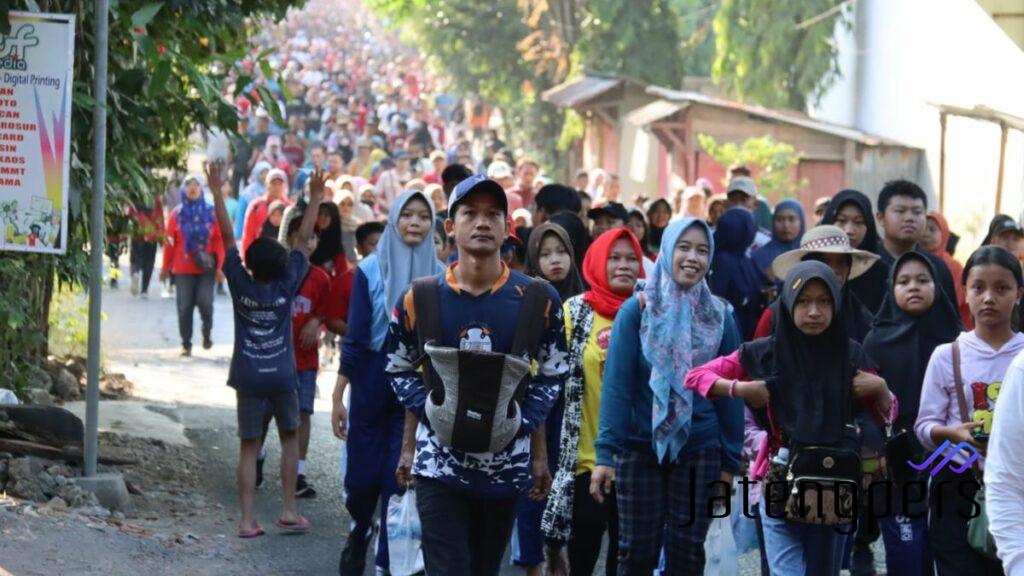 Alun-alun Blora Dipadati Ribuan Peserta Jalan Sehat Merdeka 2024