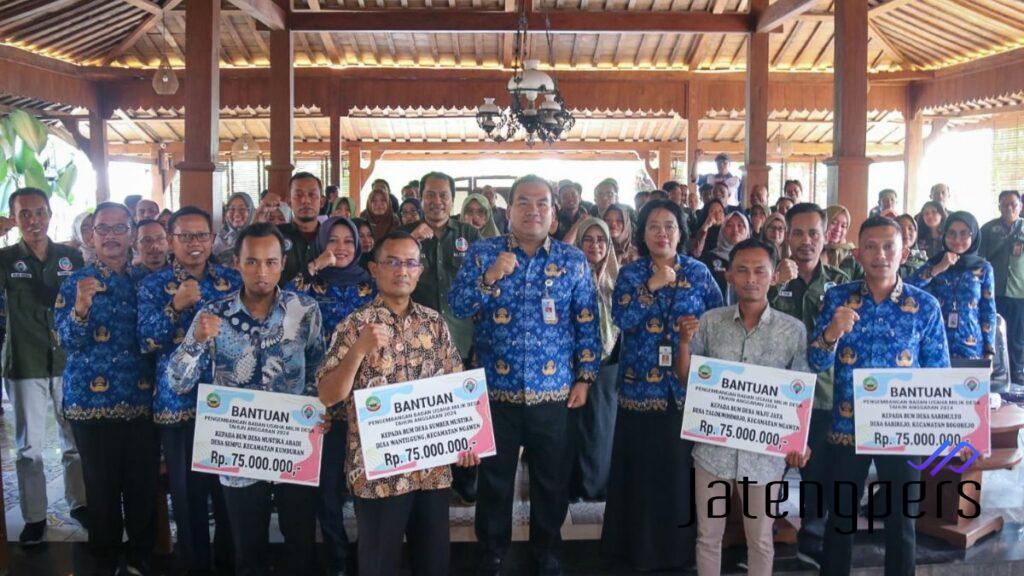 Bupati Blora Serahkan Bantuan Rp 75 Juta untuk Pengembangan BUM Desa