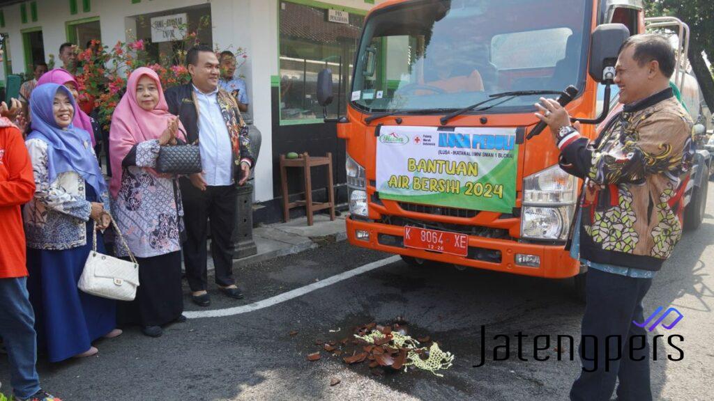 ILUSA Galang Donasi, Kirim Ratusan Tangki Air Bersih untuk Desa-desa di Blora