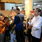 Jokowi Tinjau Harga dan Berpamitan ke Rakyat di Pasar Pontianak