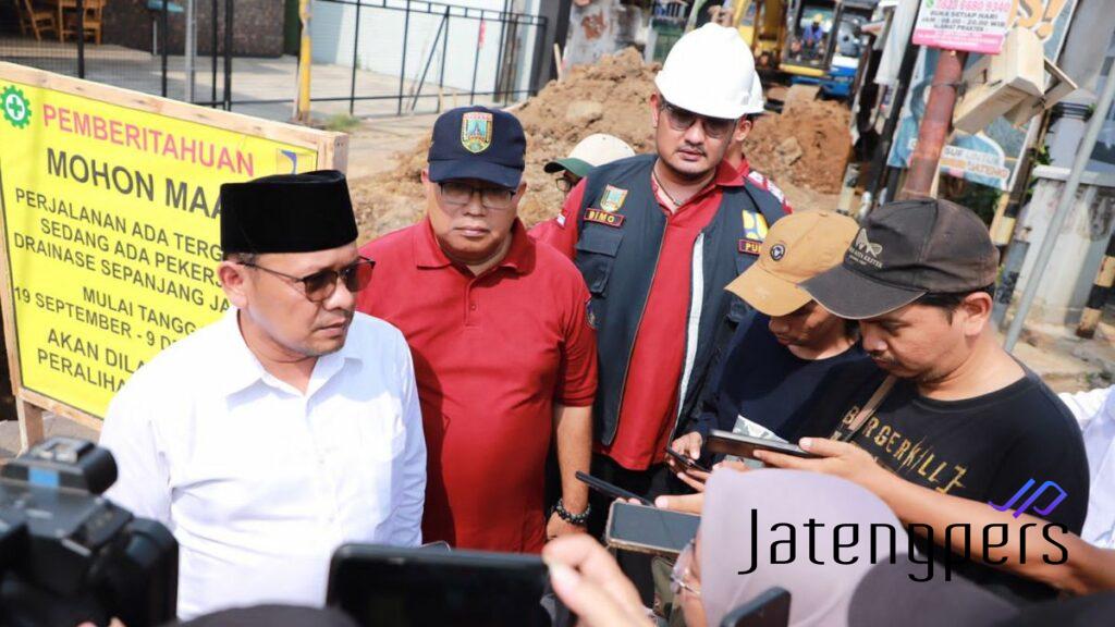 Penjabat Bupati Kudus Pantau Langsung Proyek Drainase, Targetkan Bebas Banjir di Perempatan Jember