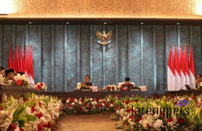 Presiden Jokowi Minta Maaf kepada Seluruh Anggota Kabinet