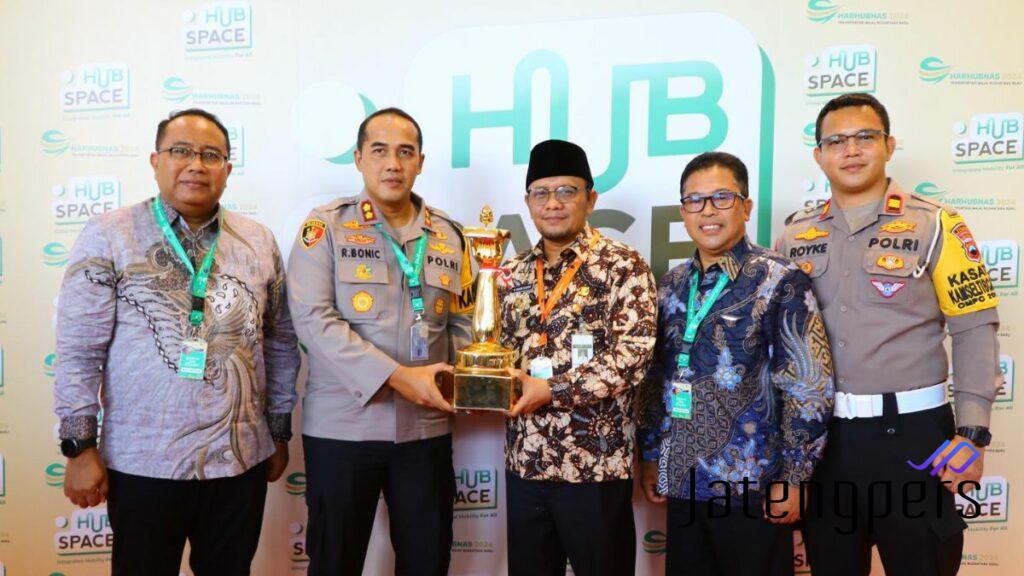 Prestasi Gemilang! Kudus Terima Penghargaan Wahana Tata Nugraha 2024 dari Kemenhub