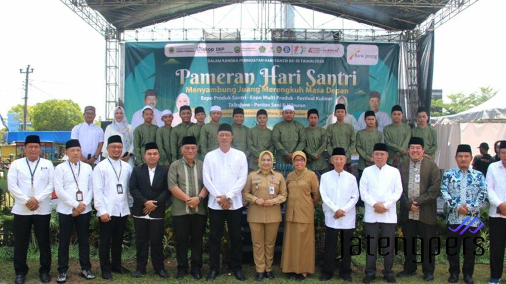 HSN 2024 di Blora, Ribuan Santri Ikuti Apel Hari Santri dan Jateng Bersholawat