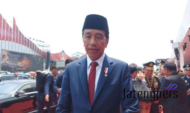 Jokowi Anugerahkan Yudha Dharma Pratama dan Samkaryanugraha di HUT TNI