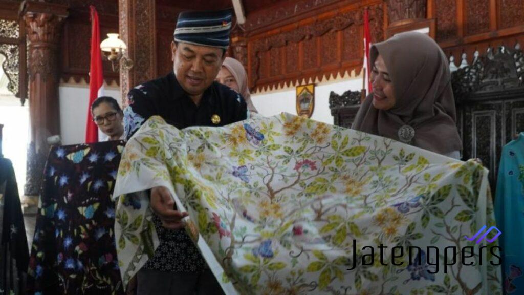 Pj Bupati Jepara Ajak Pengrajin Batik Manfaatkan Ruang Peringgitan untuk Pameran