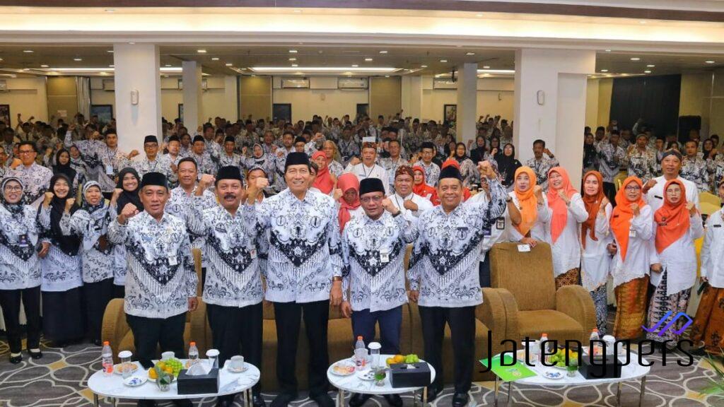 Pj Bupati Kudus, Transformasi Guru Kunci Menuju Indonesia Emas di Konferensi PGRI