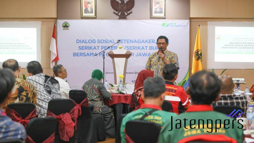 Pj Gubernur Jateng Gelar Dialog dengan Buruh dan Pengusaha untuk Penetapan UMP 2025