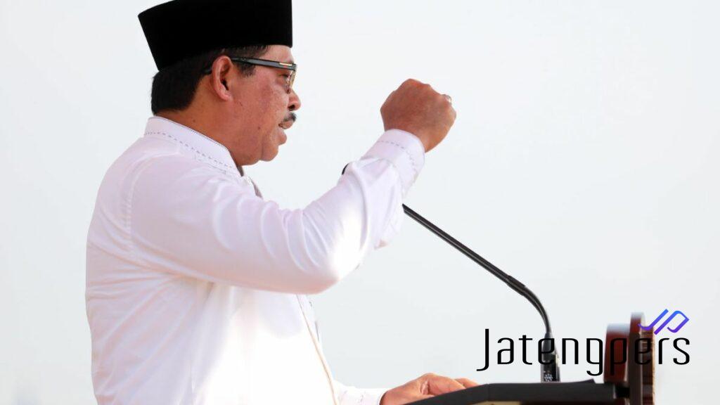 Pj Gubernur Jawa Tengah Nana Sudjana Kobarkan Semangat Juang di Hari Santri Nasional