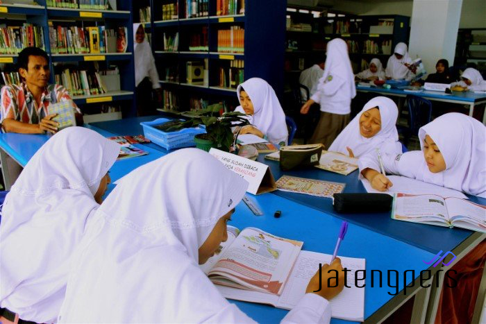 Cari pesantren berkualitas di Bandung, di Almasoem saja