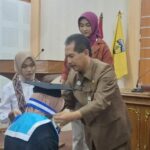 Lulusan Sekolah Lansia di Jepara Capai 79 Tahun, Tetap Aktif di Wisuda