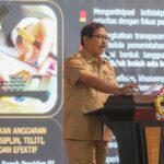 Nana Sudjana Serahkan DIPA dan TKD 2025 untuk Jawa Tengah Senilai Rp105,72 Triliun