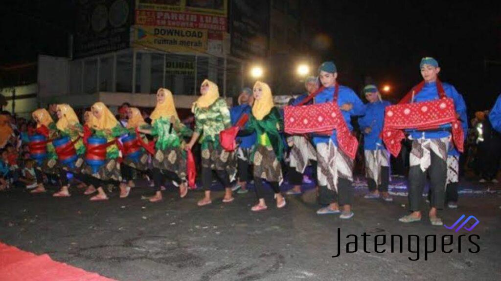 Kembali Digelar! Festival Thong-Thong Lek 2025 Siap Meriahkan Malam Ramadan di Rembang