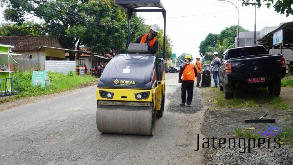 Persiapan Mudik! Pemkab Jepara Perbaiki Jalan di Enam Titik Strategis