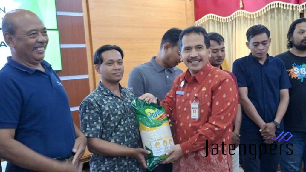 Pemkab Jepara Salurkan 46 Ton Beras untuk Nelayan Terdampak Paceklik