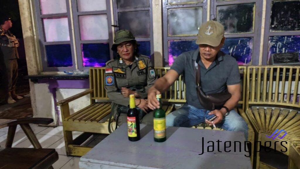 Satpol PP Rembang Gelar Patroli, Cafe Karaoke dan Warkop Terjaring Razia