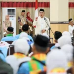 Wagub Taj Yasin Lepas Kloter Pertama Haji Jateng dari Embarkasi Solo