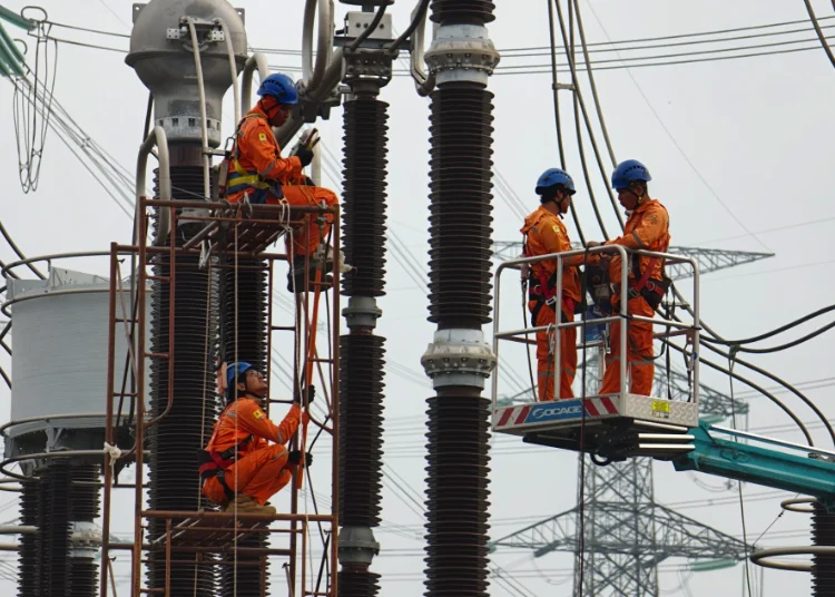 Hari Buruh Listrik Tetap Andal! Petugas Pln Rawat Jantung Listrik Jawa Tengah Di Gitet Pemalang
