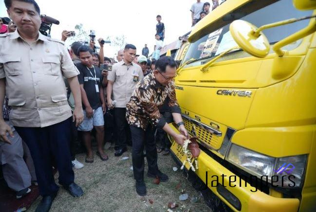 Mendagri Bersama Menteri PKP Lepas 125 Truk Program Gentengisasi Presiden Prabowo